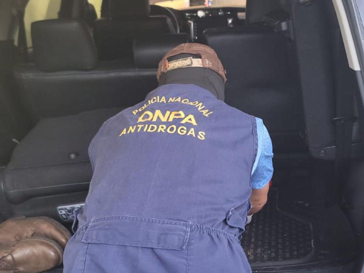 Capturan a hondureño, funcionario de Bukele, con $60 mil en frontera de Valle