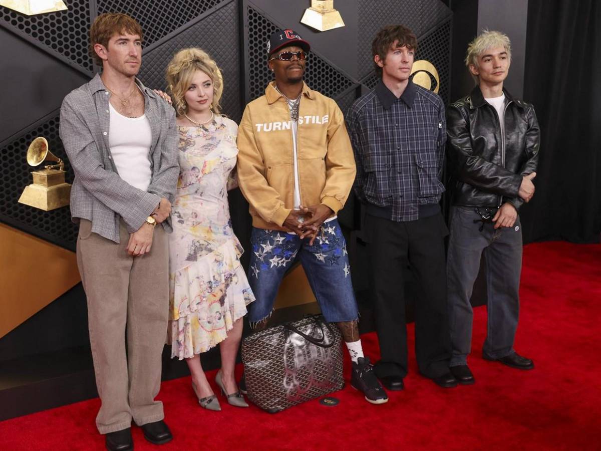 Alfombra roja de los Grammy recibe a los primeros famosos de la noche