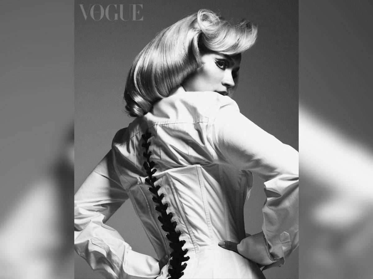 Una Karol G de otro tiempo conquista la portada de Vogue