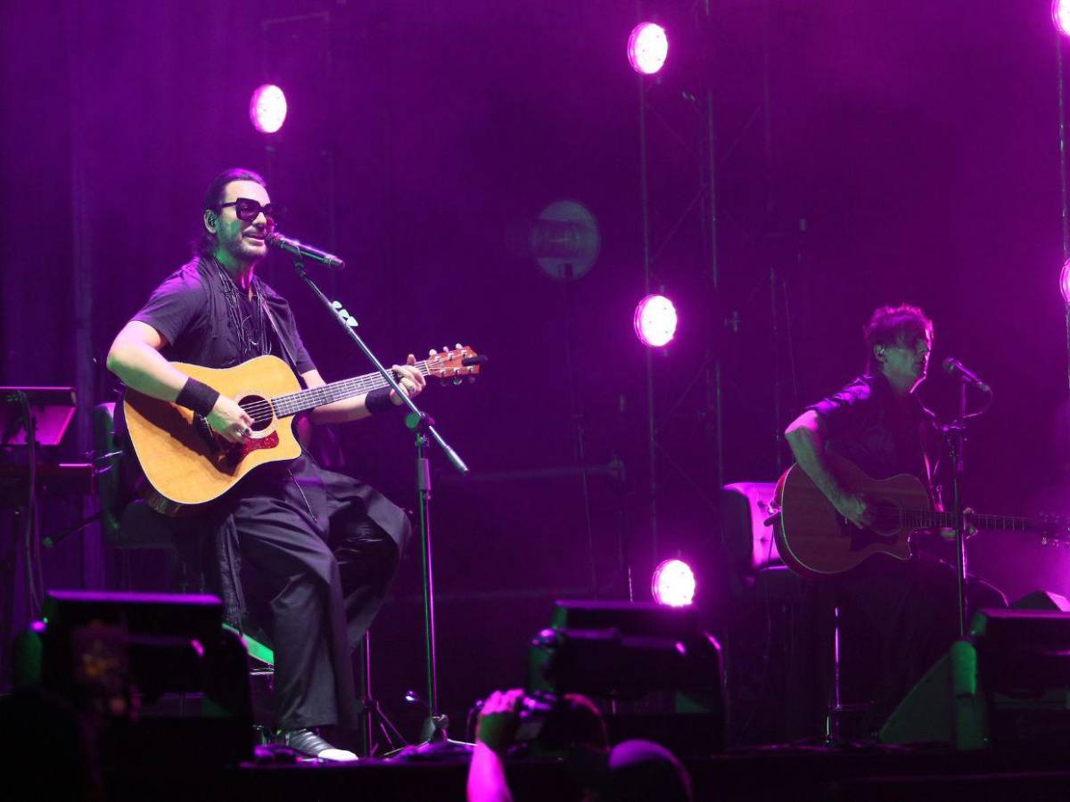 Las mejores imágenes del concierto Acústico de Beto Cuevas