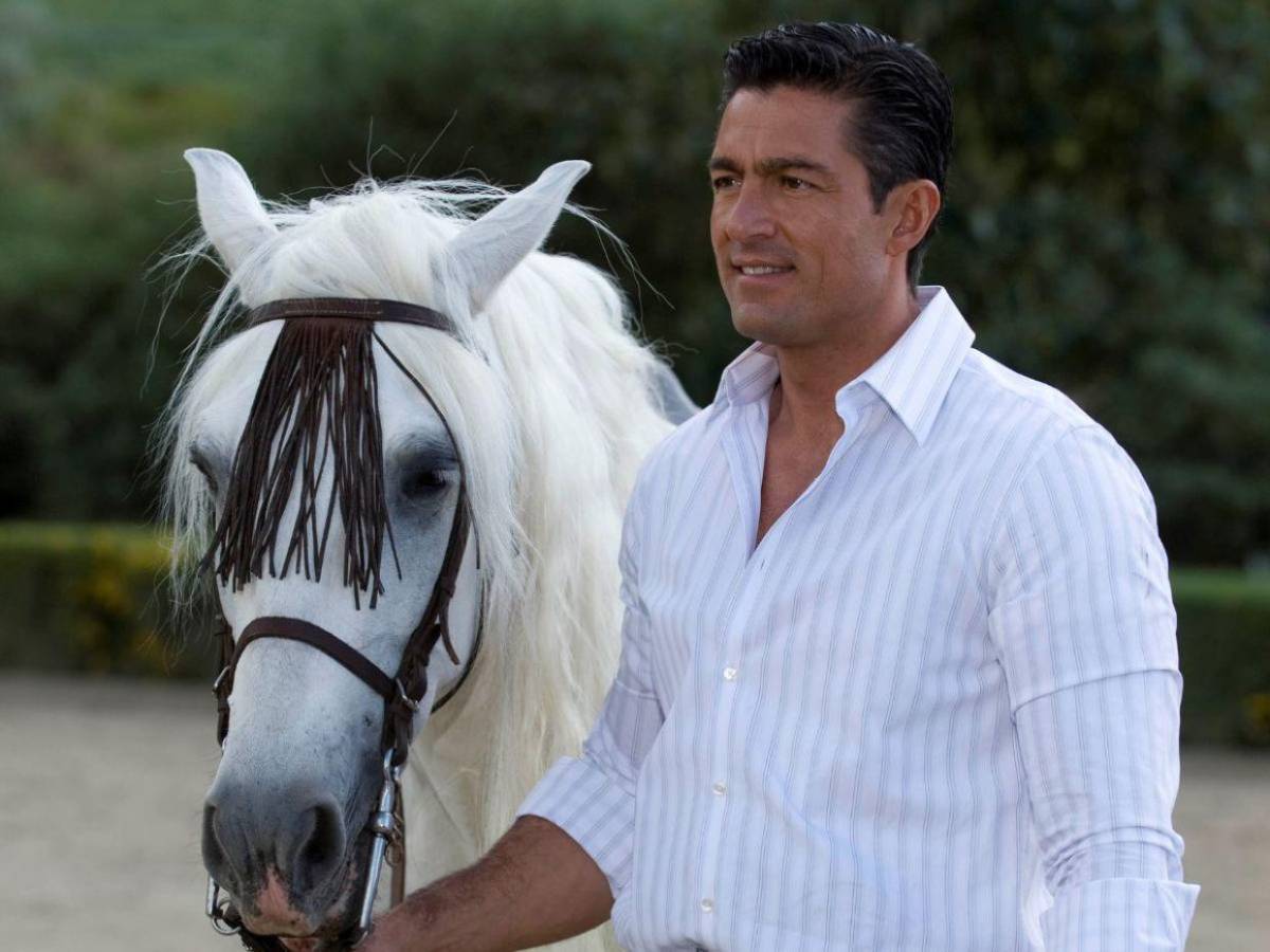 Fernando Colunga estaría enfurecido con Juan Osorio por exponer su vida privada
