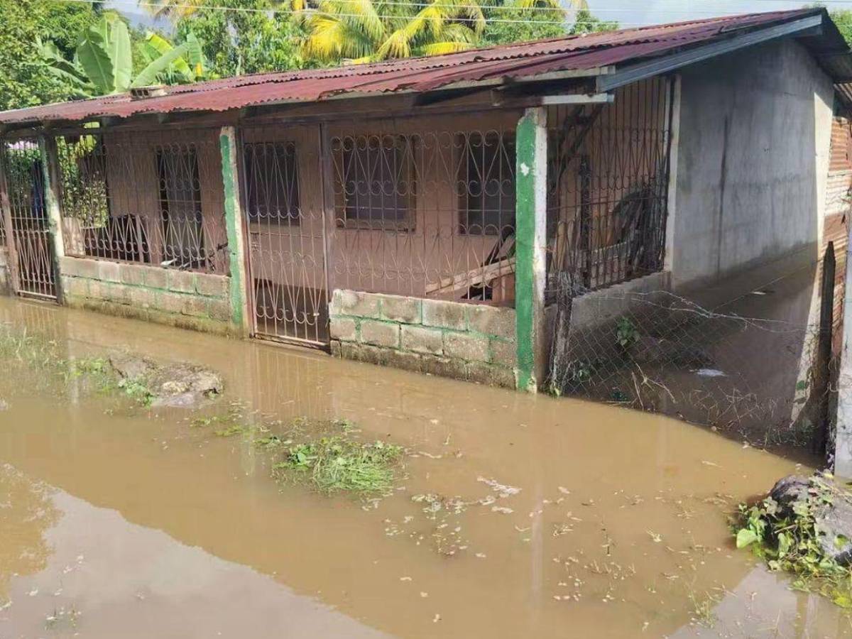 Lluvias dejan inundaciones y personas damnificadas en Santa Cruz de Yojoa