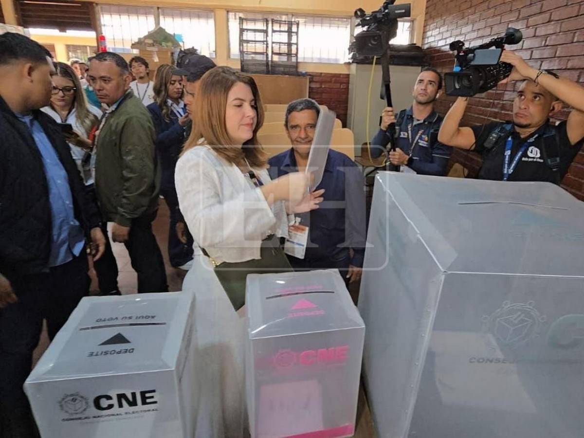 Tras ausentarse del banderillazo, Cossette López ejerce el voto en el Guanacaste