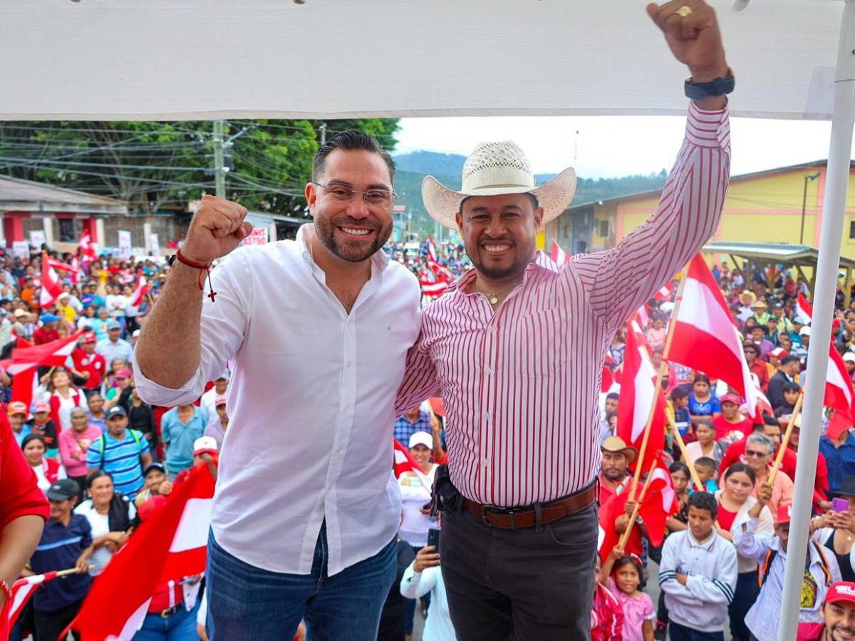 Jorge Cálix inicia su cierre de campaña recorriendo Puerto Cortés