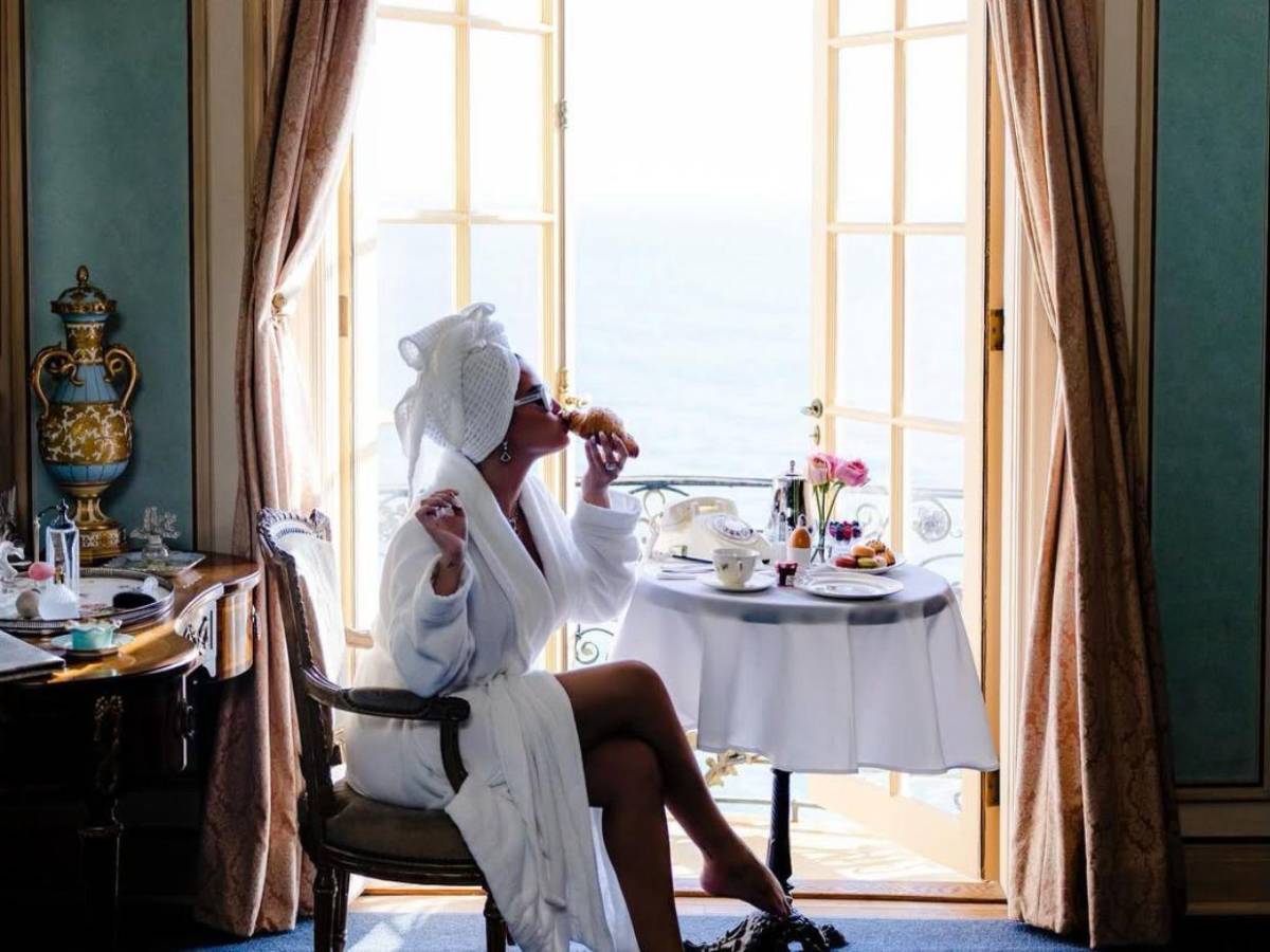 En un yate y entre amigas: Los detalles de la despedida de soltera de Selena Gómez