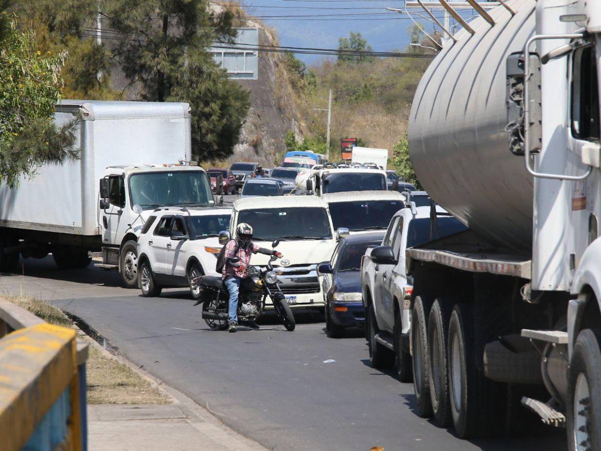 Tráfico infernal en la salida al sur: casi 10 horas de congestionamiento vial
