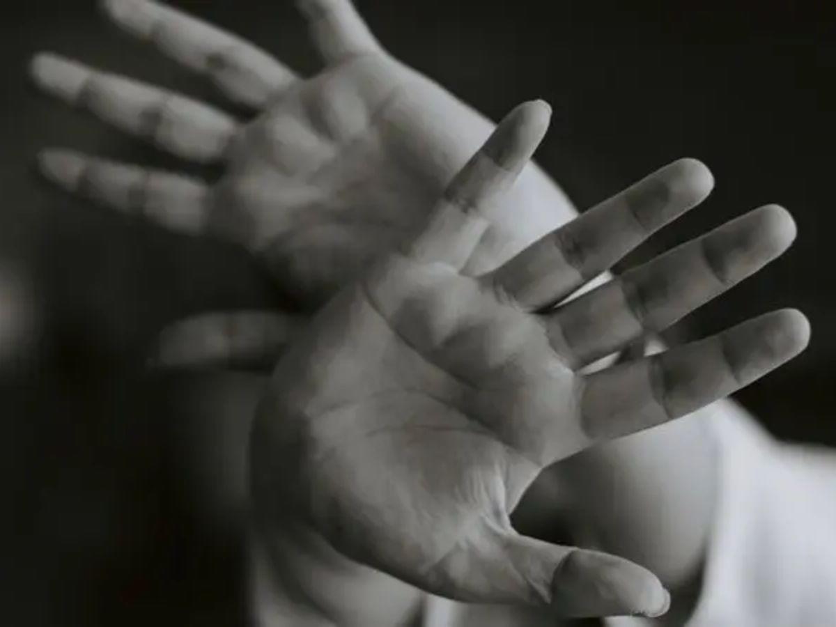 Dejó a los niños hasta quedarse solo con estudiante: conductor de bus escolar en Choloma es acusado de abuso