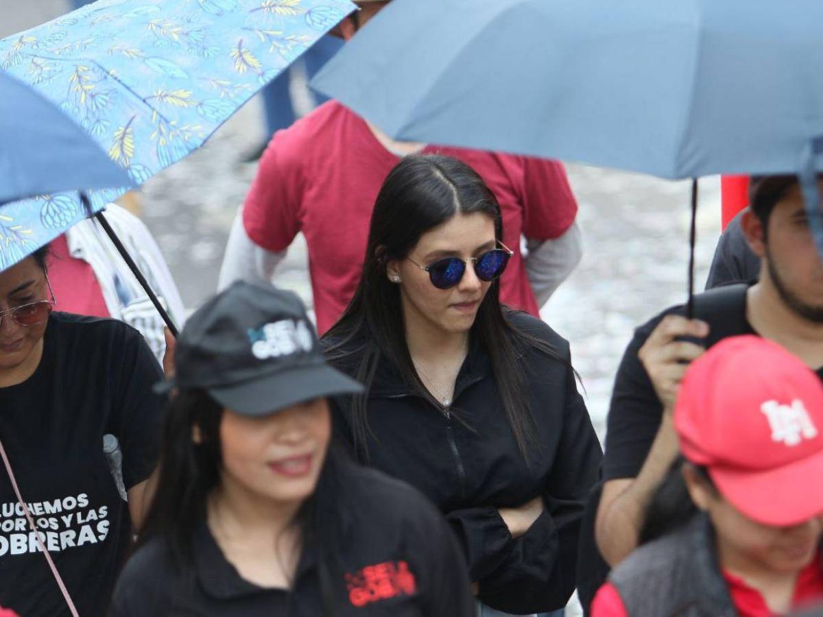 Entre consignas y sonrisas: ellas brillaron en la marcha del Día del Trabajador en la capital