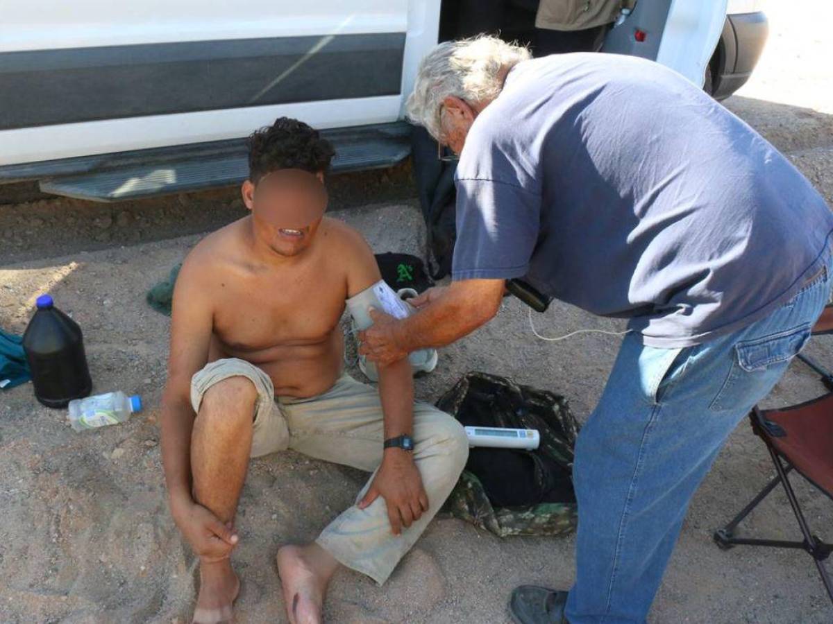 “Gracias Dios por salvarme”: Las duras palabras de migrante hondureño rescatado en el desierto en Arizona