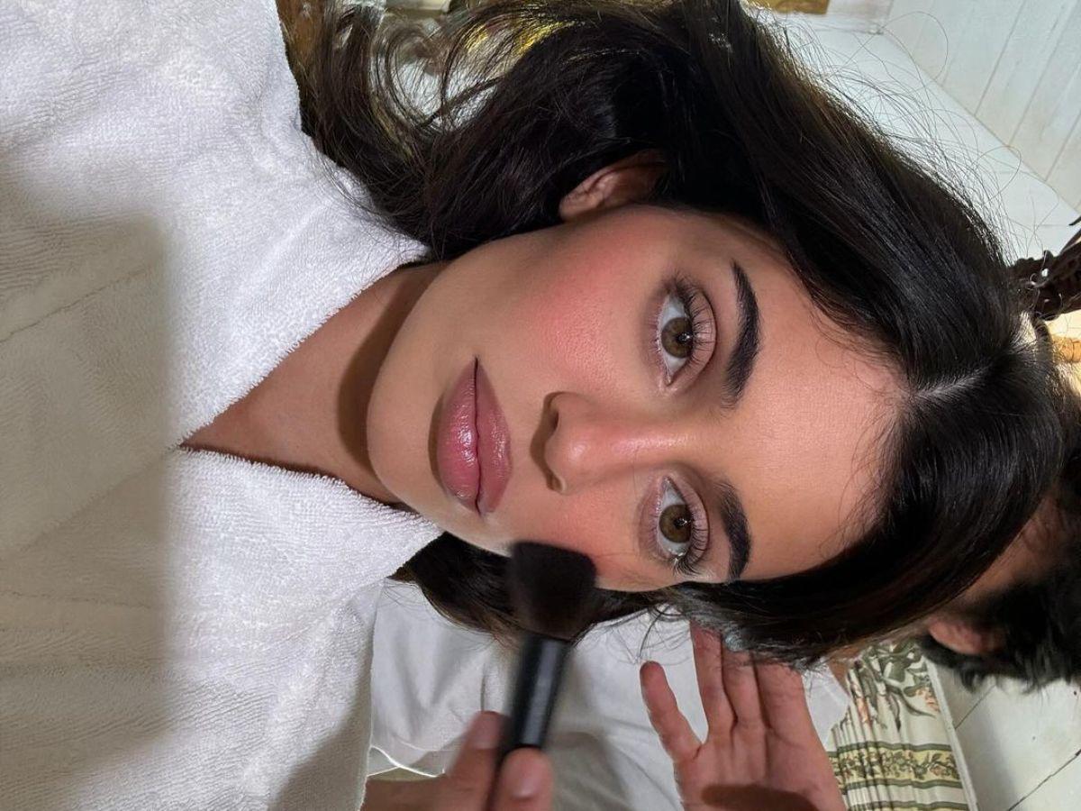 Kylie muestra su rostro natural tras disolver la mitad de su relleno de labios Kylie muestra su rostro natural tras disolver la mitad de su relleno de labios