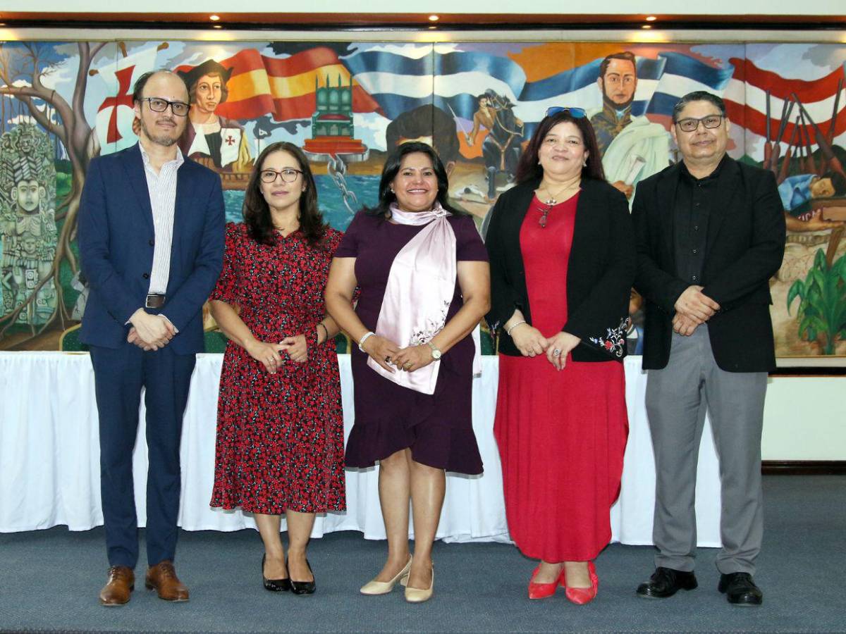 Semana del Idioma 2025: Las imágenes del acto inaugural en la UPNFM