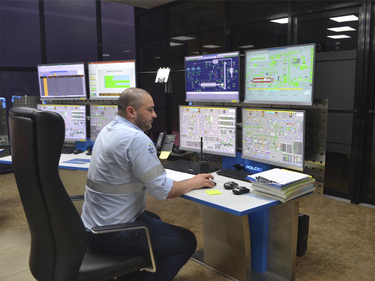 <i>Un compromiso con la innovación que redefine los estándares de eficiencia y calidad en la industria cementera.</i>