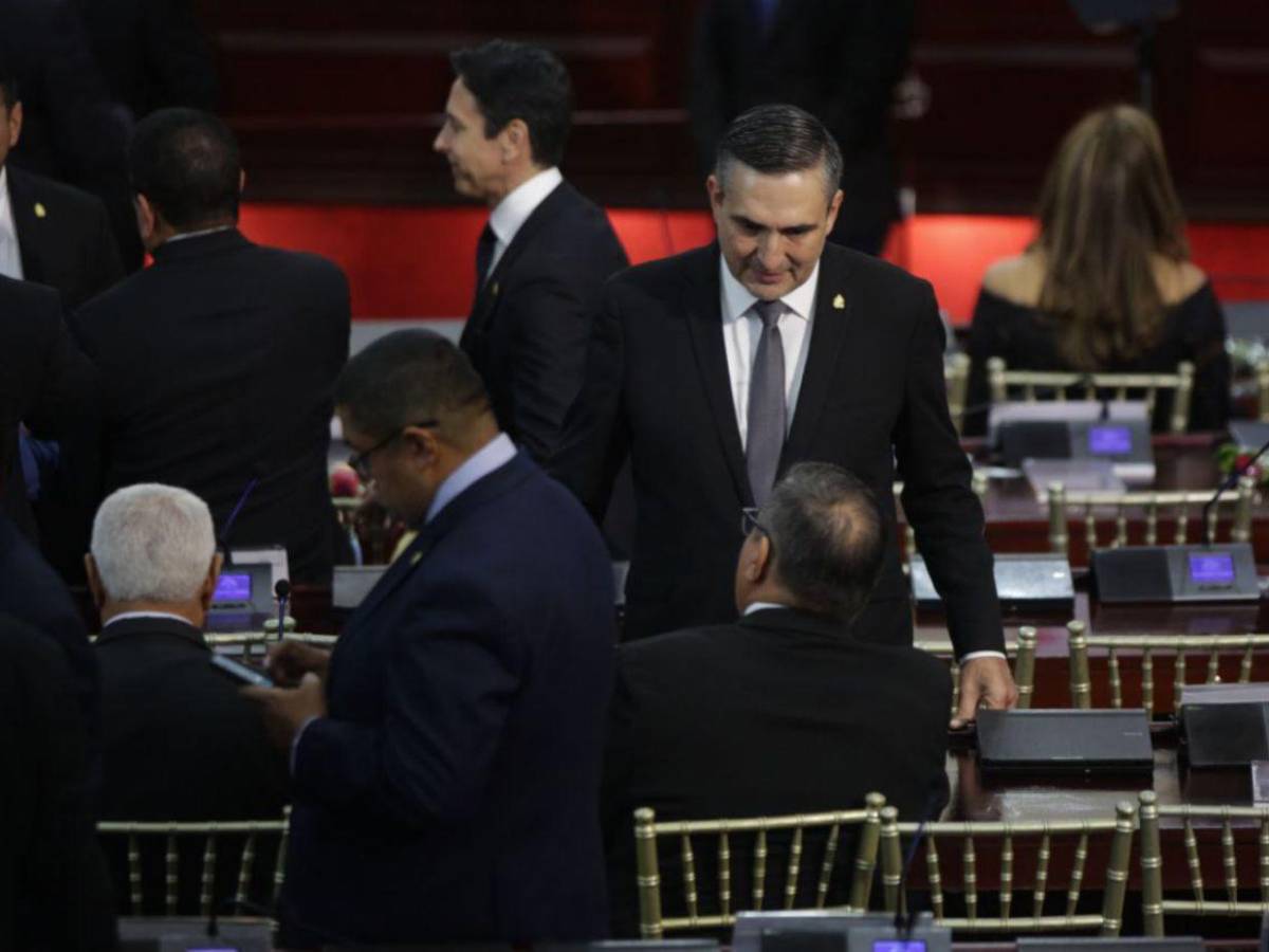 Con puntualidad y ambiente tranquilo se instaló la primera legislatura del Congreso