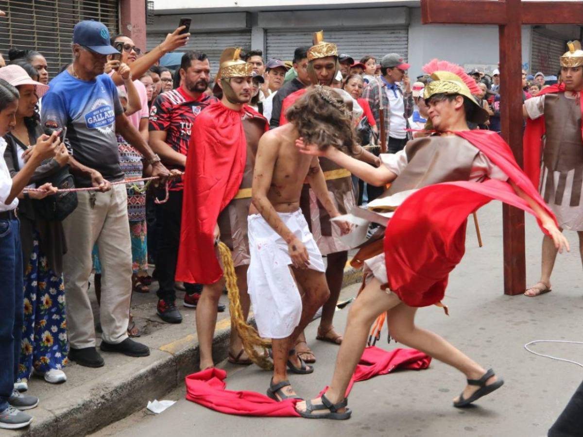 Déspotas y crueles: los villanos del Vía Crucis este Viernes Santo