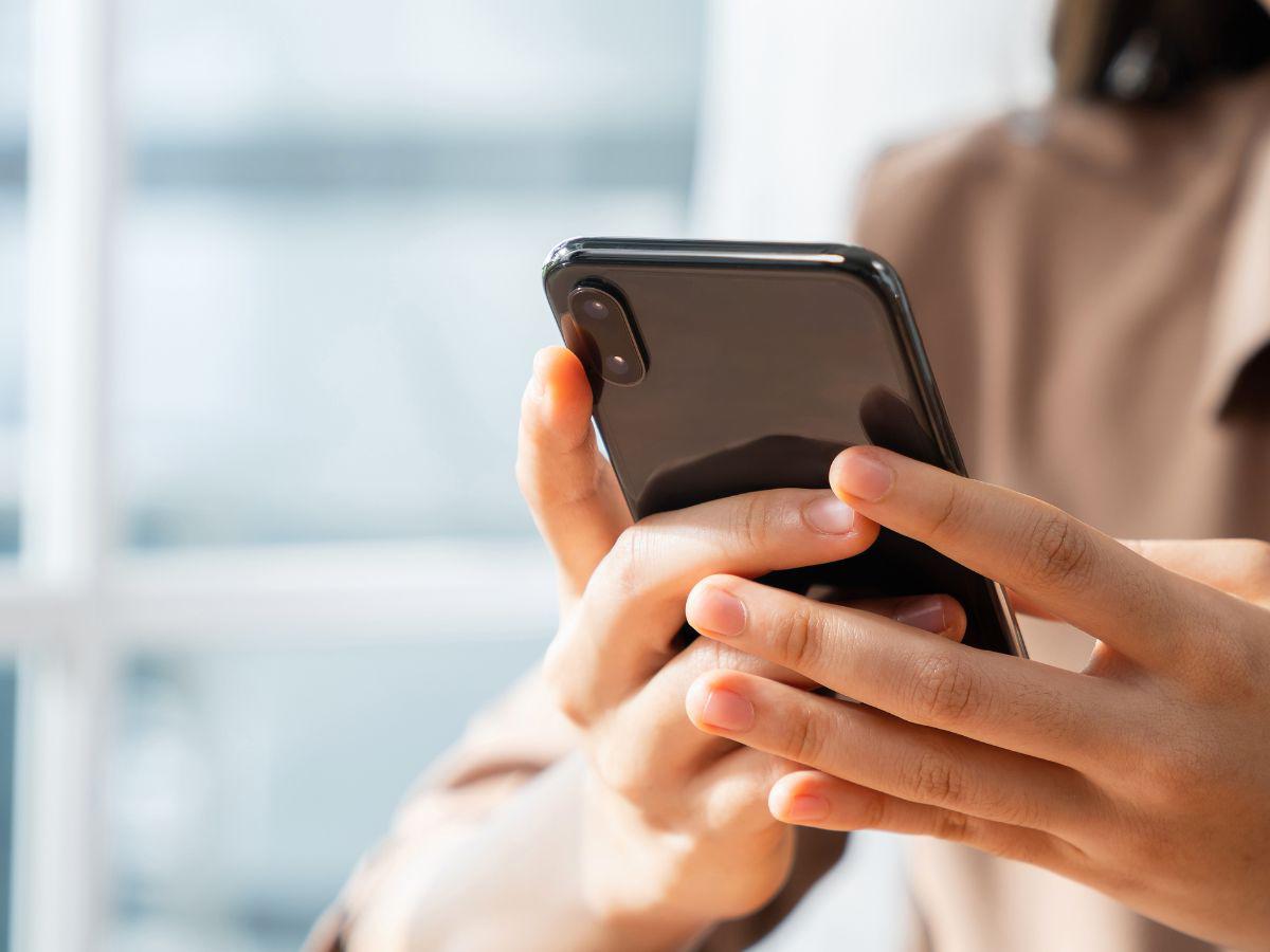 Florida aprueba ley que restringe uso de redes sociales en adolescentes