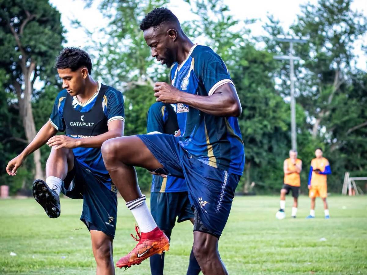 Jugador de Liga Nacional trabaja manejando camiones en Estados Unidos: Sorprende a todos
