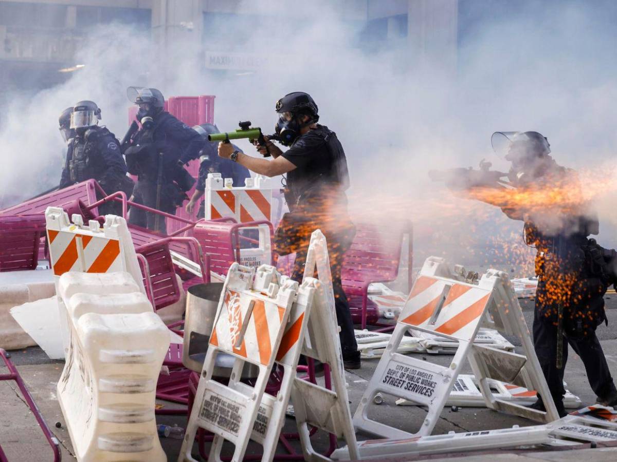 La comunidad de Los Ángeles se resiste a doblegar; siguen protestas