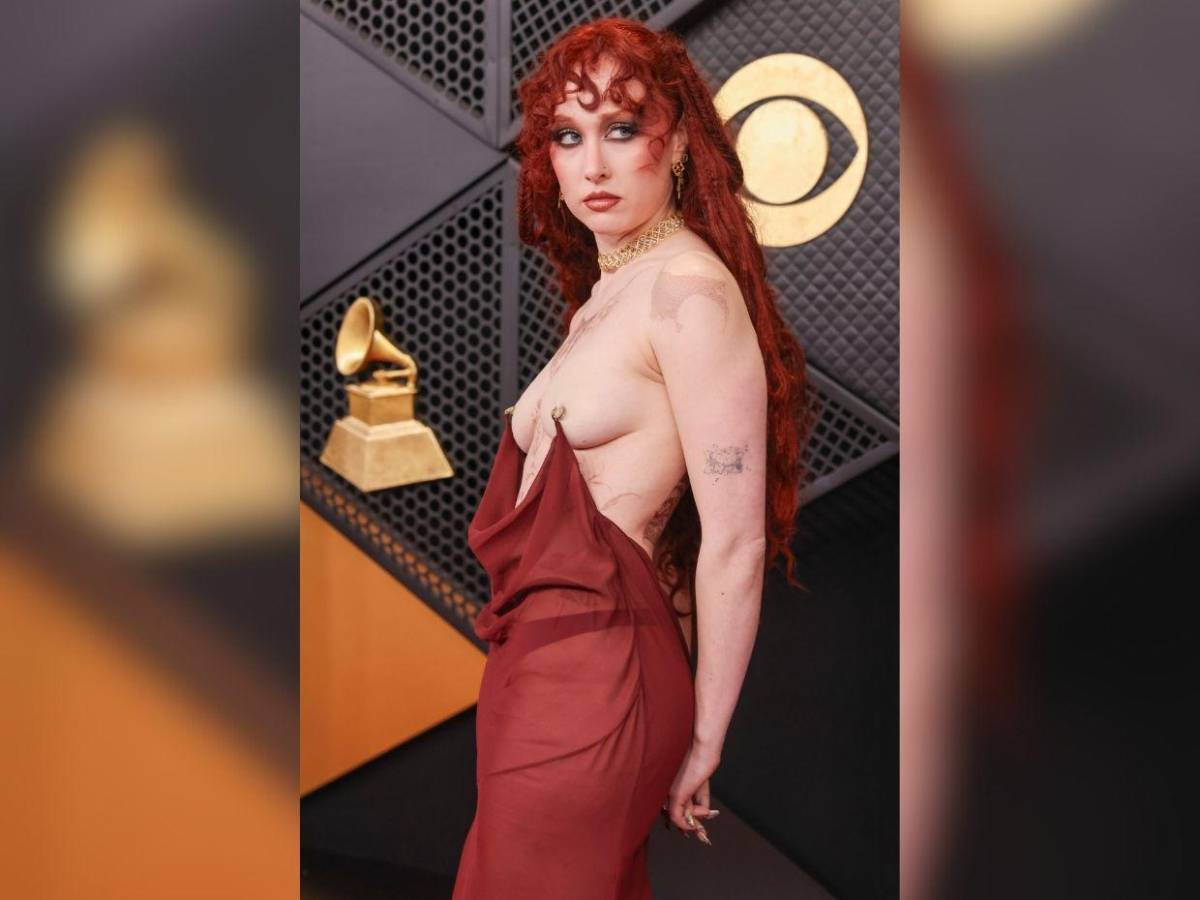 La respuesta de Chappell Roan a quienes criticaron su look en Grammys 2026