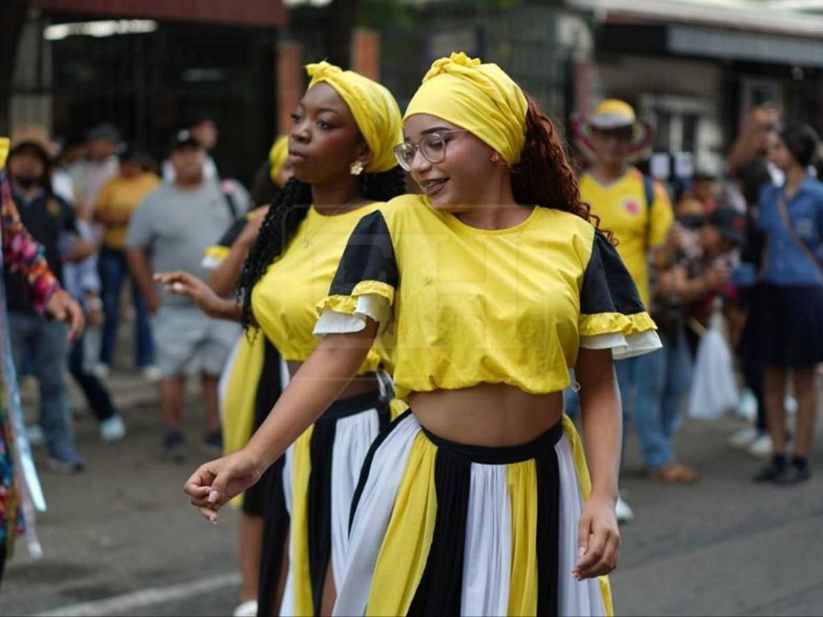 Ambiente festivo y patriótico en San Pedro Sula por aniversario de independencia de Honduras