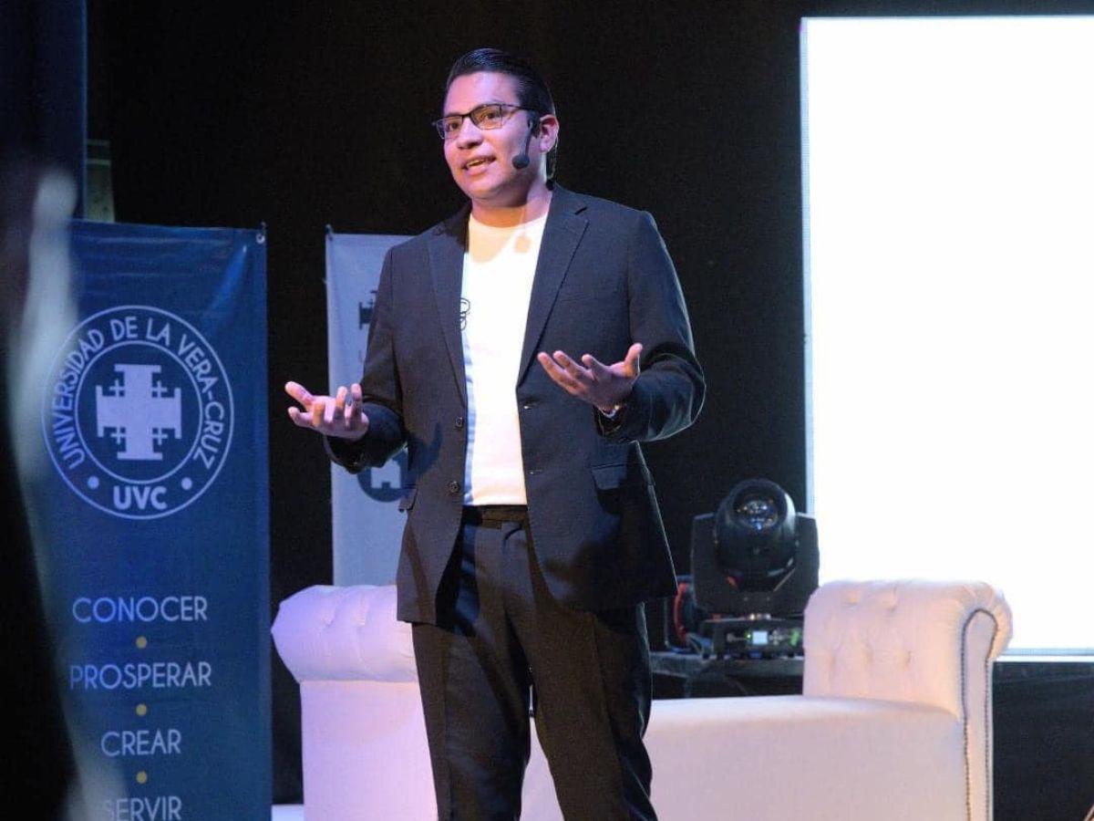 ¿Quién es Juve 3D? Arquitecto mexicano que criticó derrumbe de edificio en Honduras