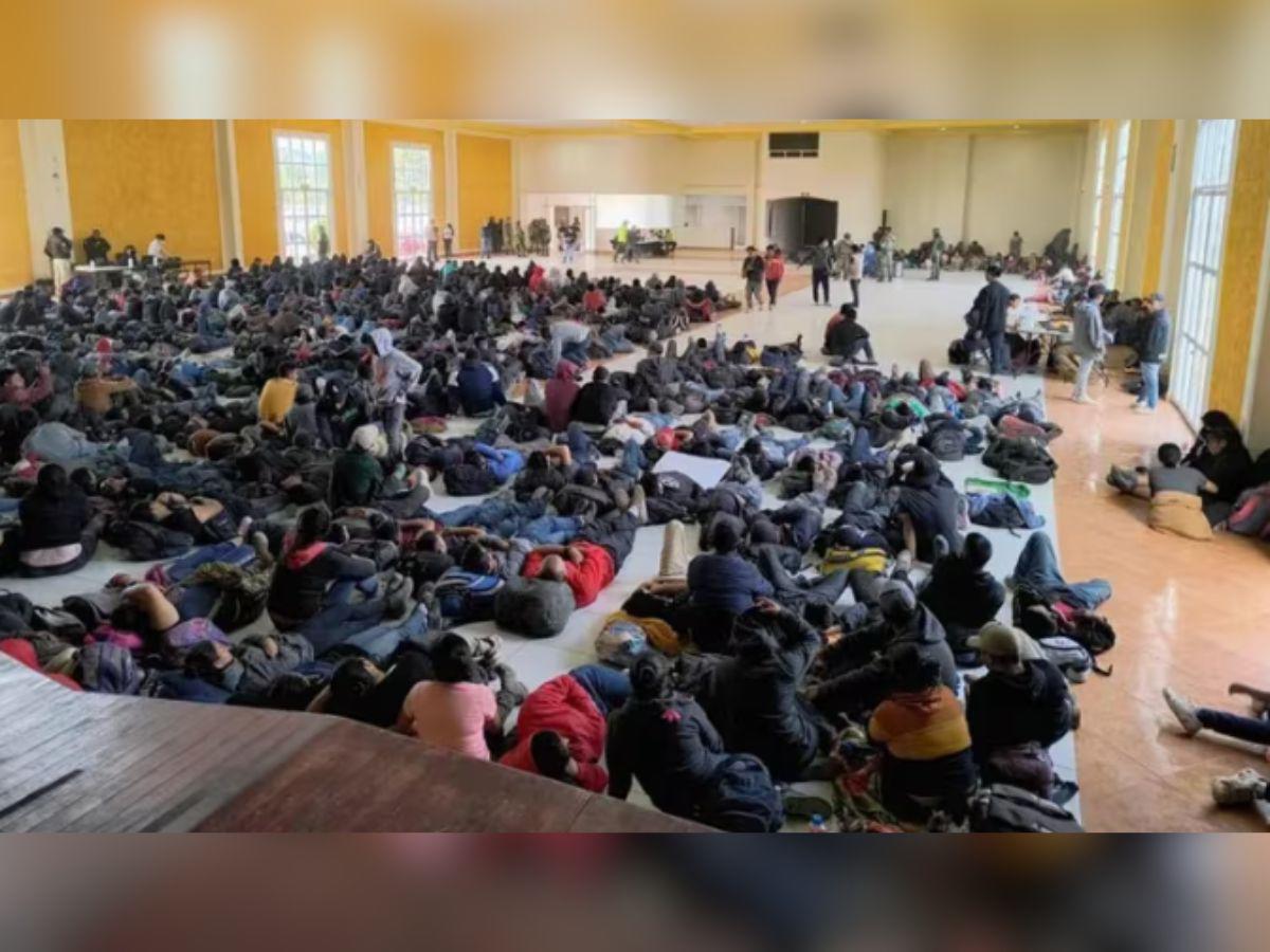 Rescatan a más de 700 migrantes en bodega en México; había 26 hondureños