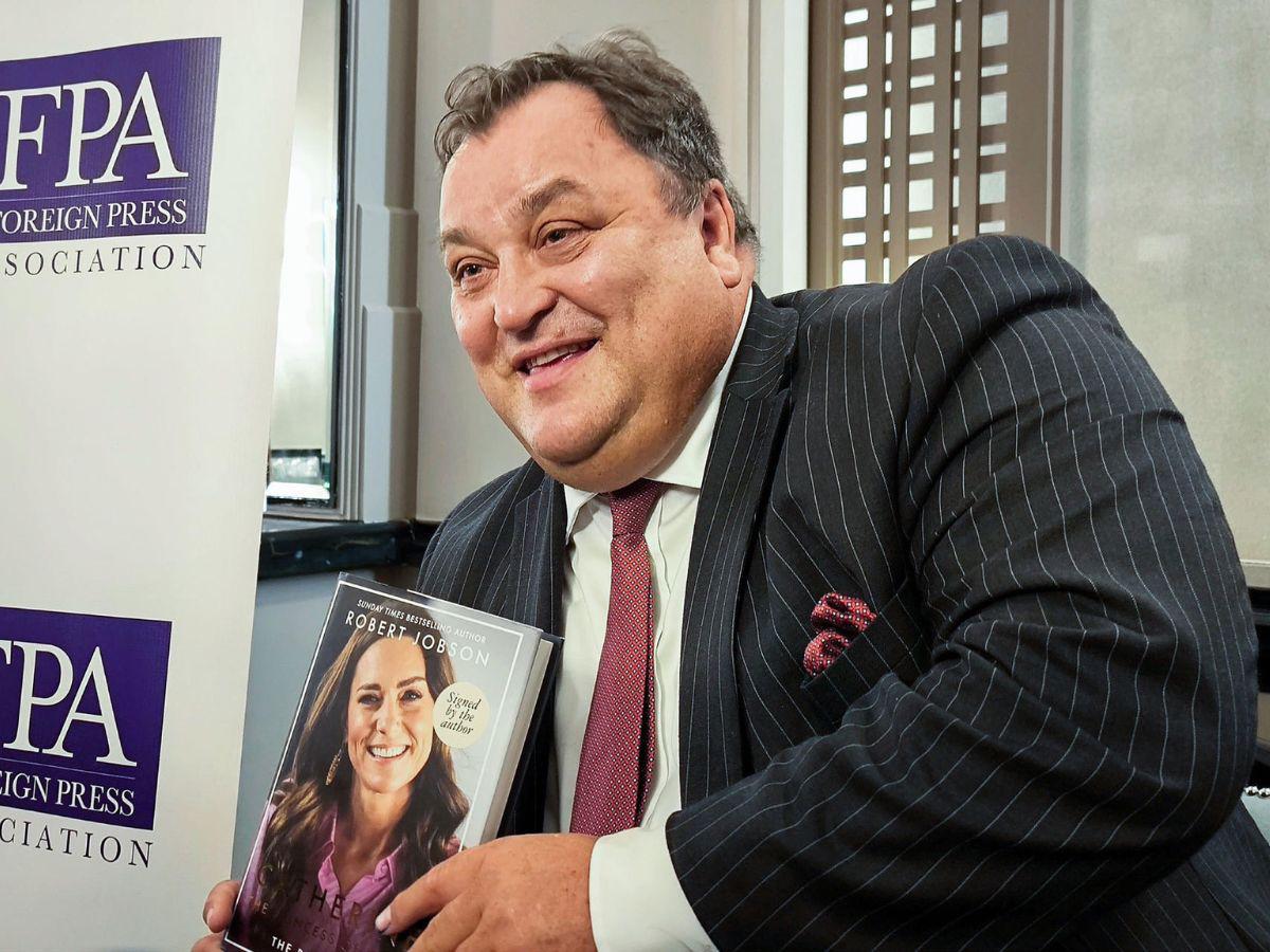 Robert Jobson asegura que Kate Middleton será como un “pegamento” en la monarquí británica.