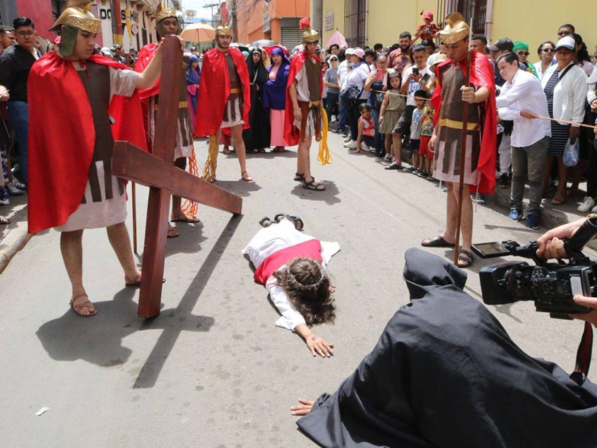 Déspotas y crueles: los villanos del Vía Crucis este Viernes Santo