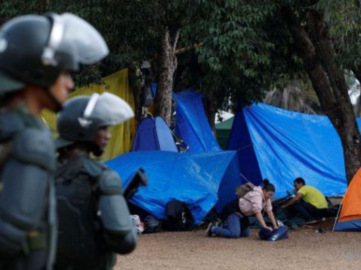 Detienen 1,200 bolsonaristas tras desmantelar sus campamentos
