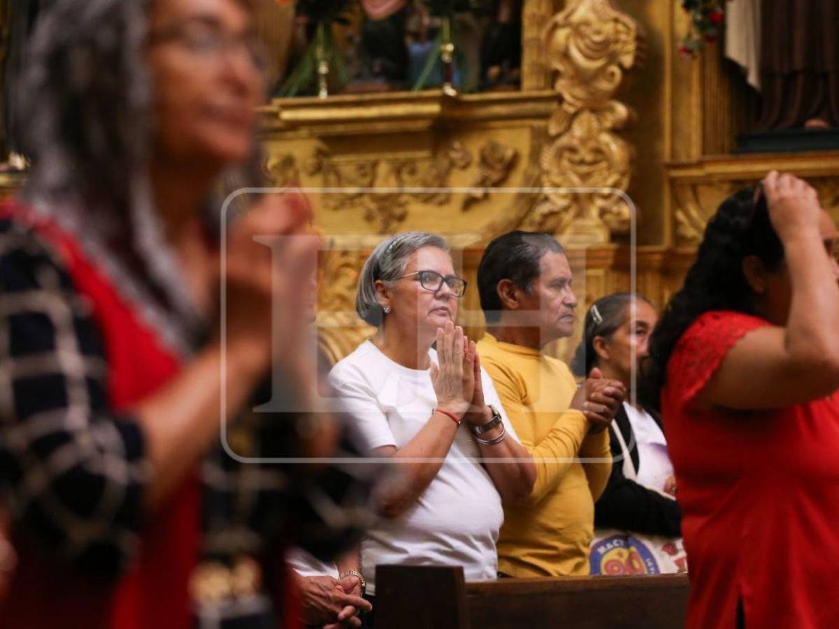 Catedral San Miguel Arcángel se llena de fe en el cierre de Semana Santa 2026