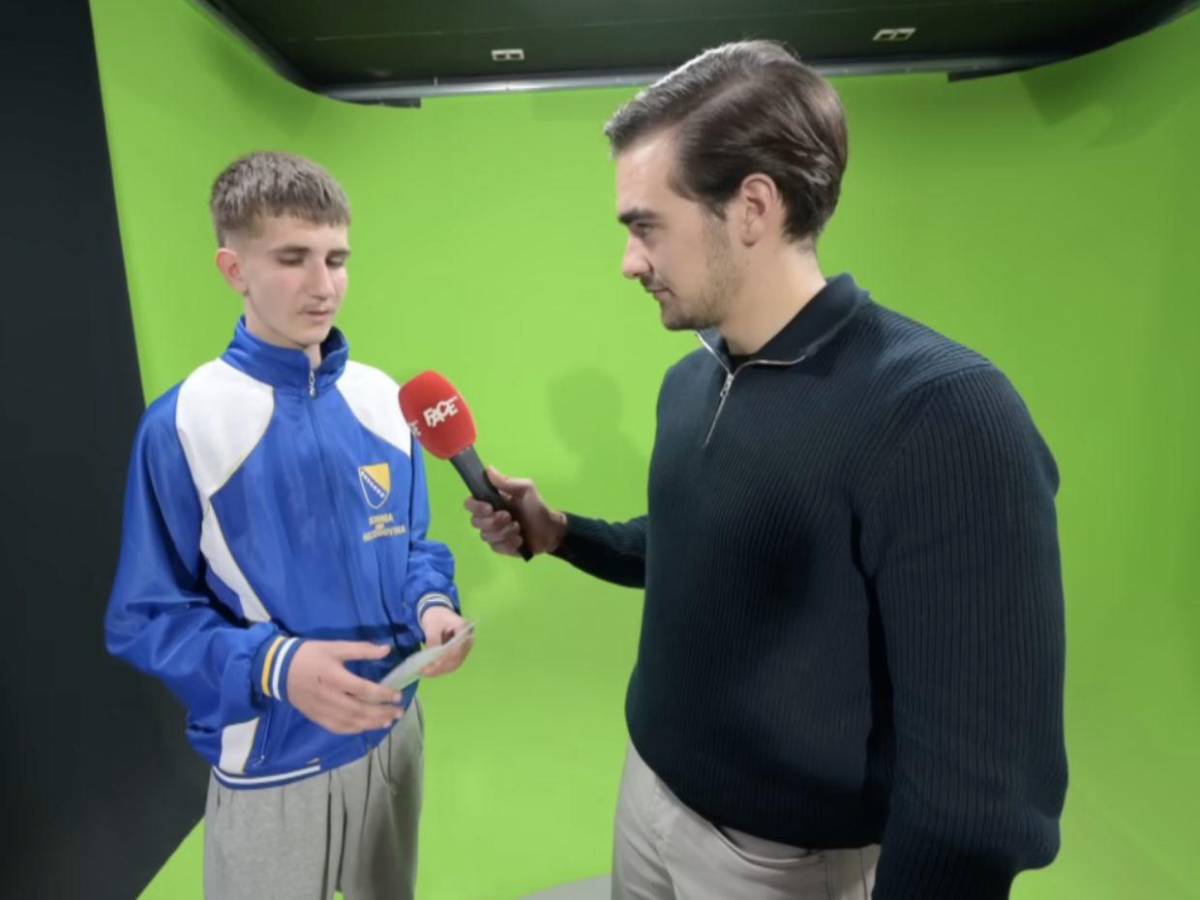 De robar un papelito a viajar al Mundial: el recogepelotas que es héroe en Bosnia