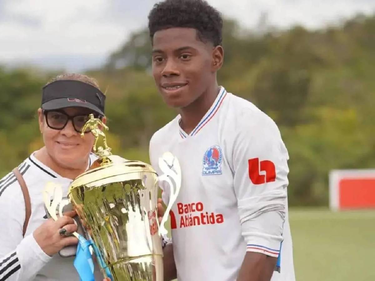 Rixi Moncada habla de su sobrino Dereck y hace confesión sobre la madre del futbolista