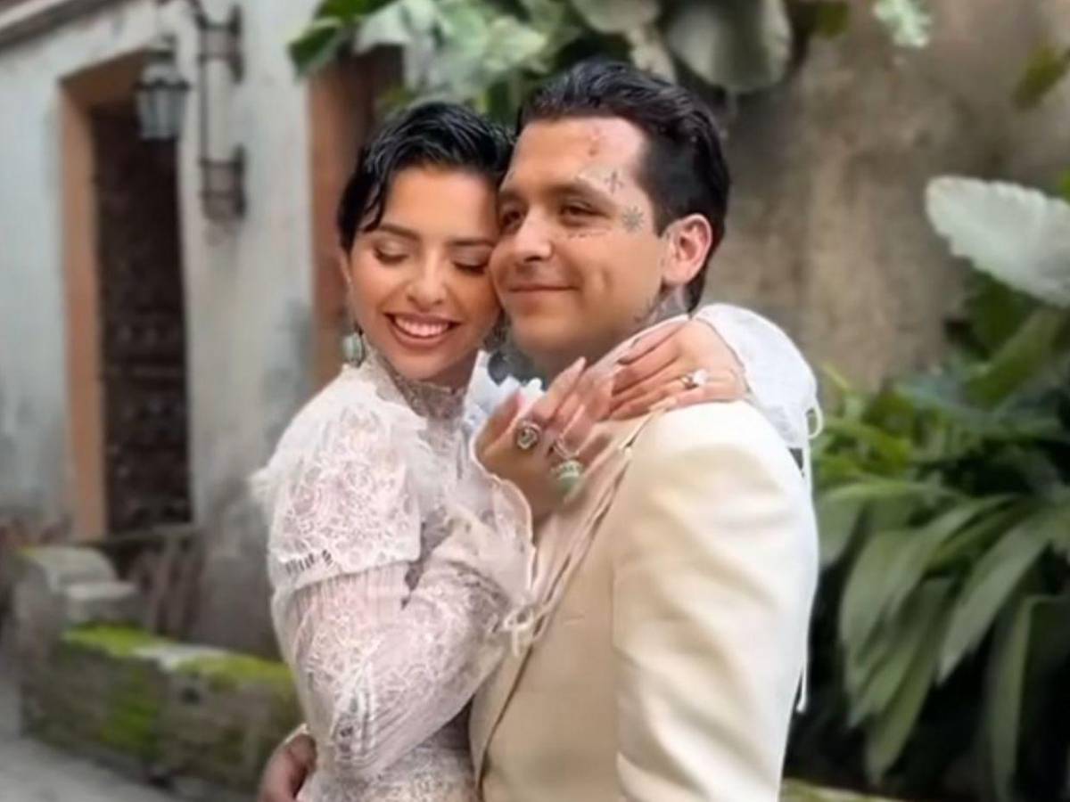 Christian Nodal presume su amor tras ausentarse del festejo de su hija