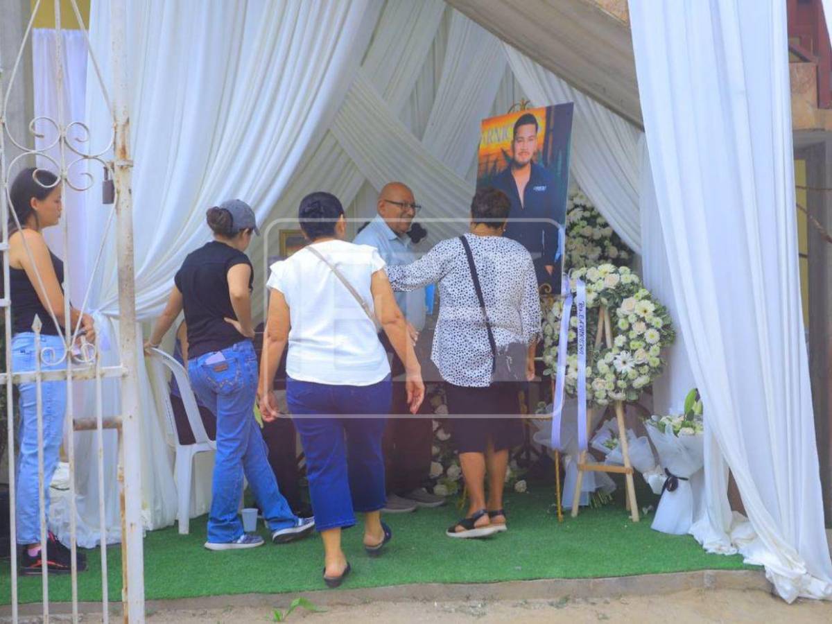 Último adiós a Hernán Martínez en Cofradía, Cortés: familia y amigos lo despiden en velorio