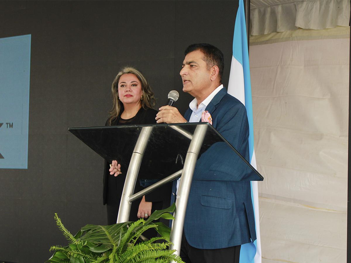 Yusuf Amdani, Chairman y fundador de GK Global, lidera la visión de crecimiento sostenible y desarrollo en Honduras y más allá. Su compromiso con la inversión responsable y la creación de empleos dignos es el corazón de la misión de GK Global.