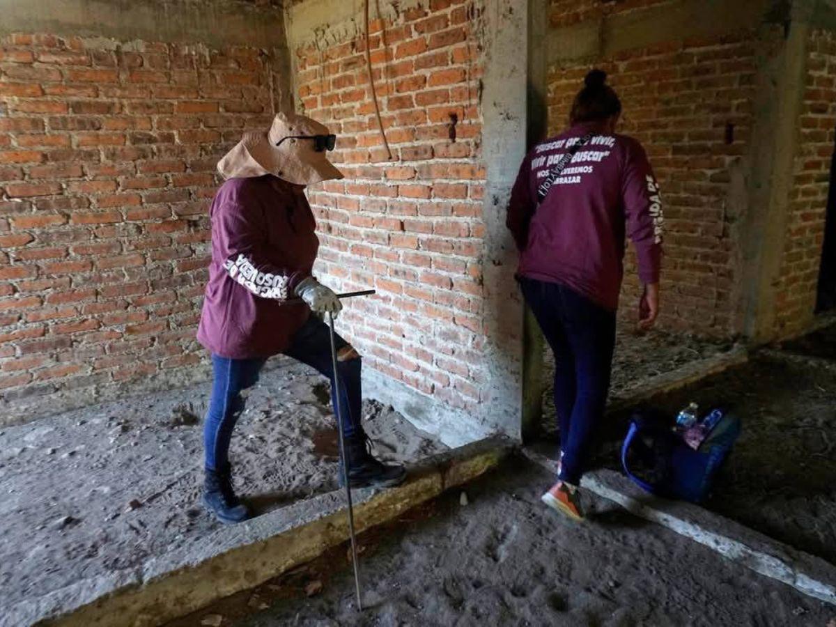 Localizan 32 cuerpos en fosa clandestina en Guanajuato, México