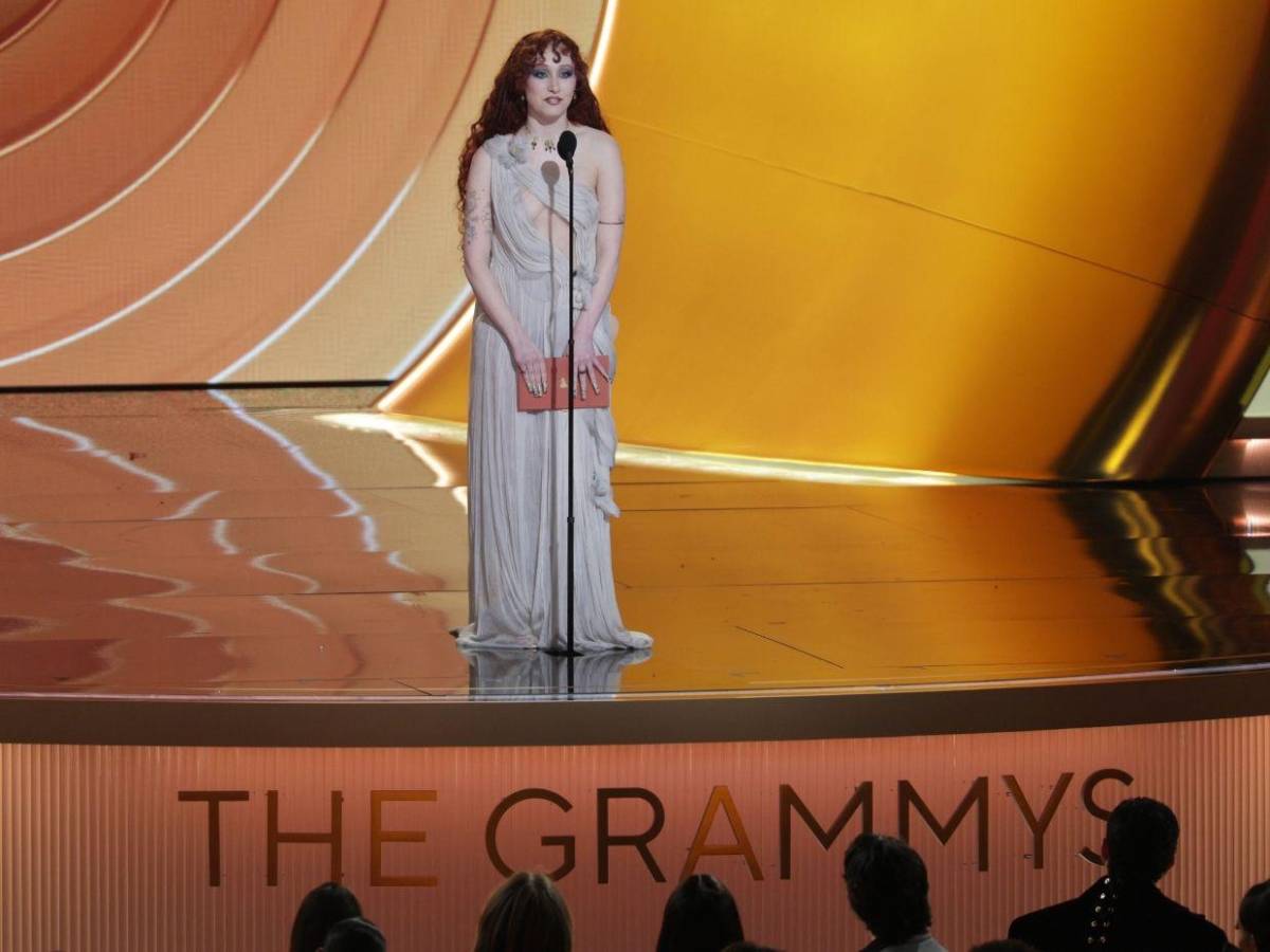 La respuesta de Chappell Roan a quienes criticaron su look en Grammys 2026