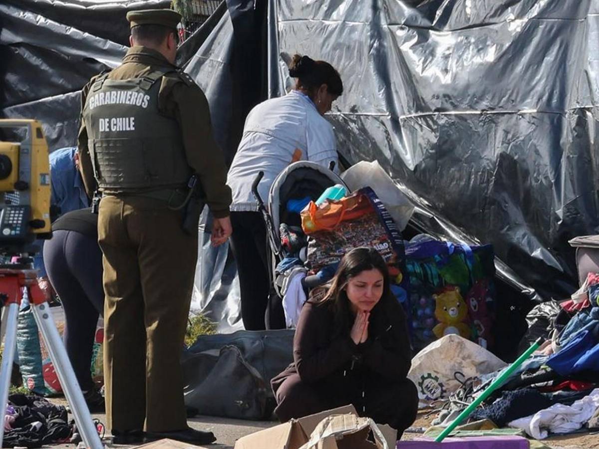 Vehículo a exceso de velocidad embiste feria en Chile y mata a seis personas