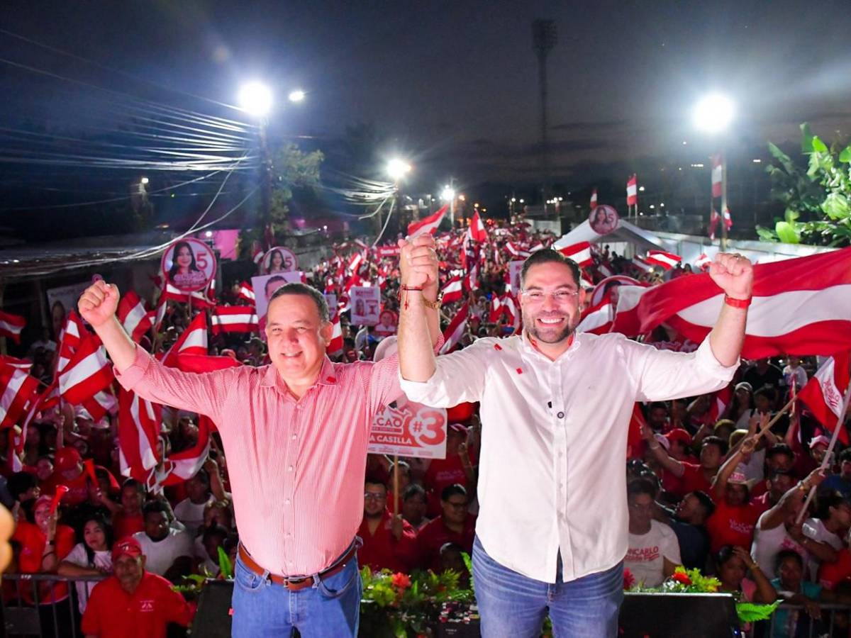Jorge Cálix inicia su cierre de campaña recorriendo Puerto Cortés