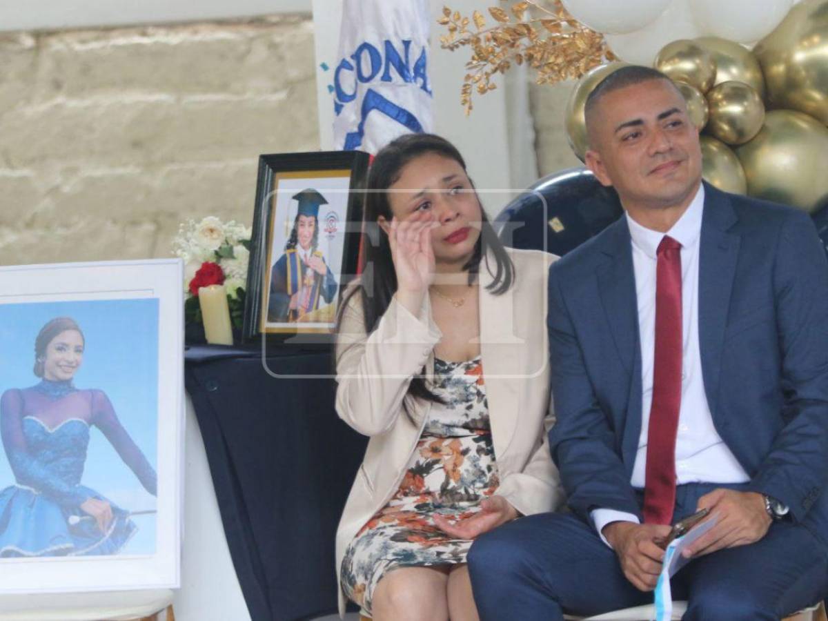 Nos puede más el orgullo que el dolor: padres honran a Emily en su graduación