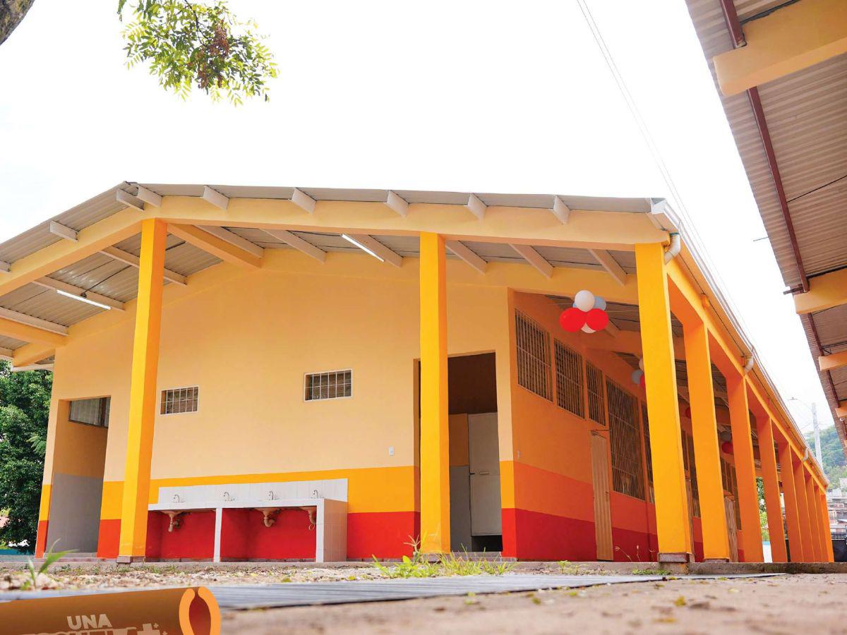 Más de 800 centros escolares ha reparado en Honduras, asegura el FHIS