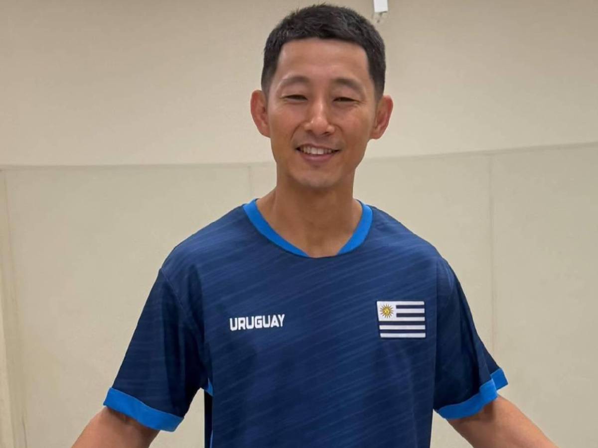 Carlos Espina sorprende a Shin Fujiyama con impresionante regalo: Lo que le dio en pleno Mundial