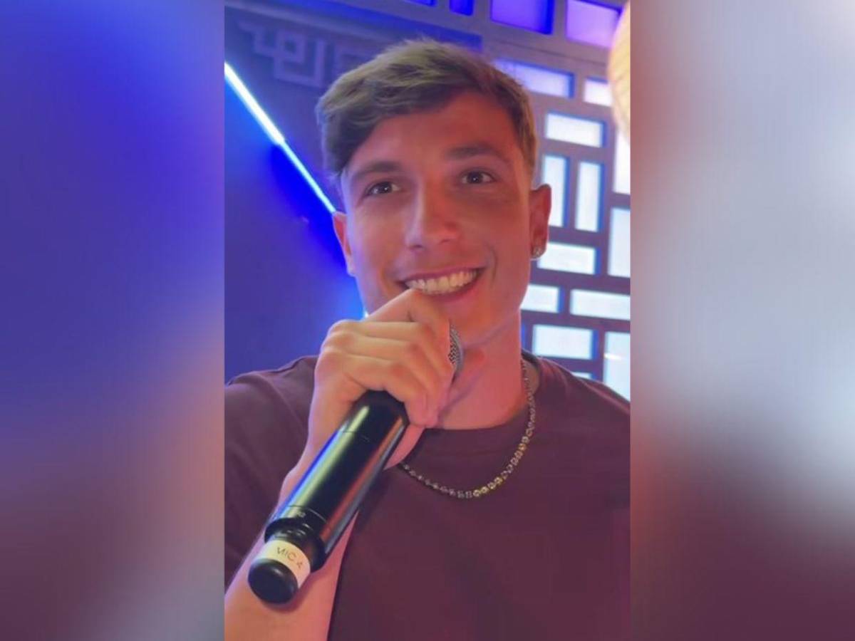 Juninho Manella sorprende al besar camiseta de Honduras tras su gol para Brasil