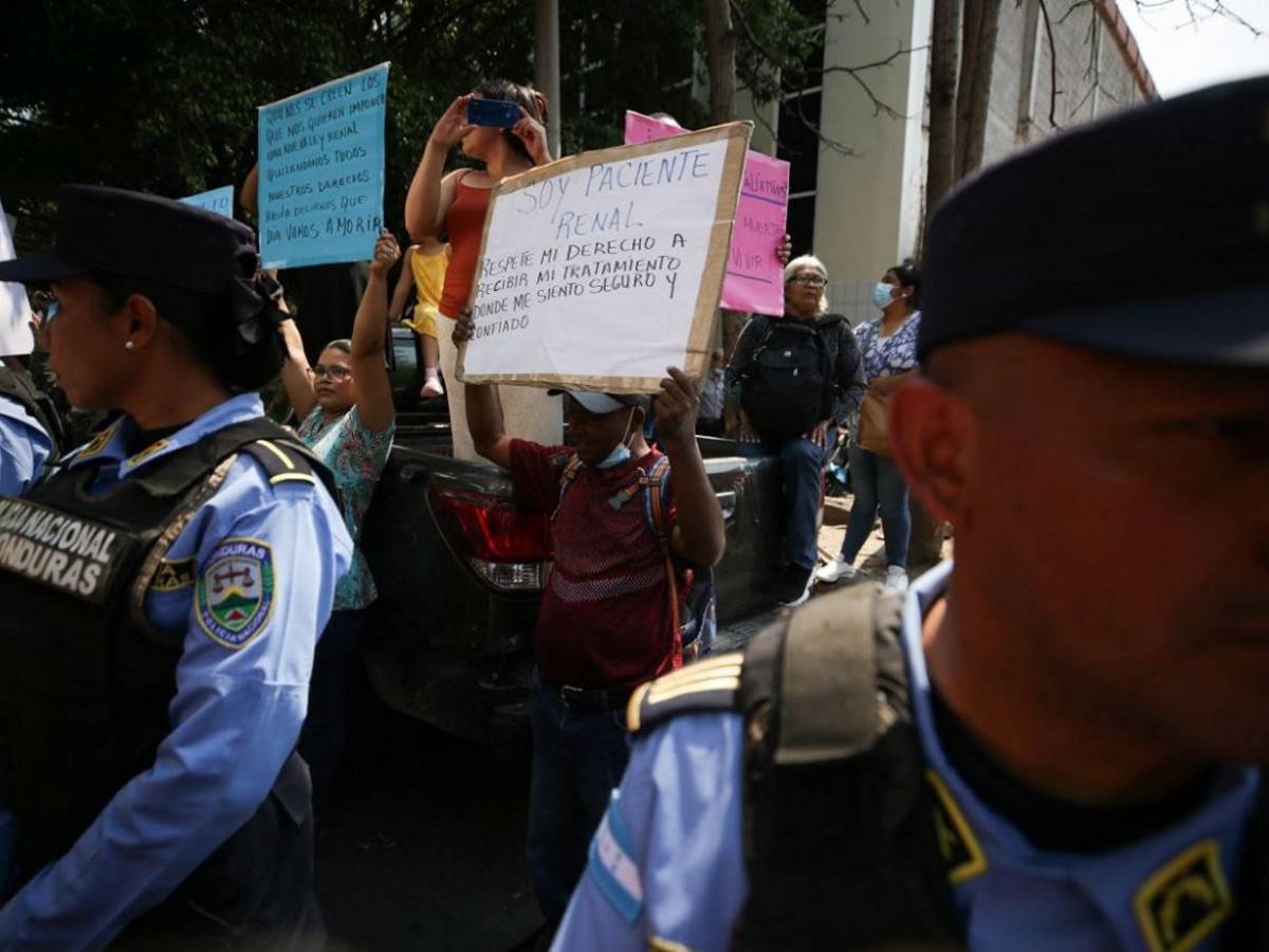 Las pancartas de exigencias y promesas incumplidas en marcha del Día del Trabajador