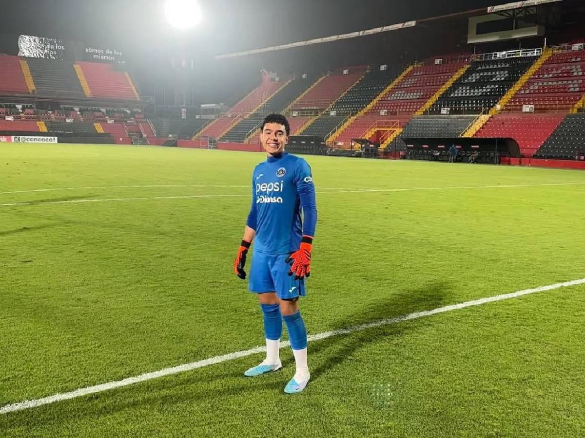 Jugador de Motagua se graduó de la universidad en Estados Unidos: Así lo celebraron