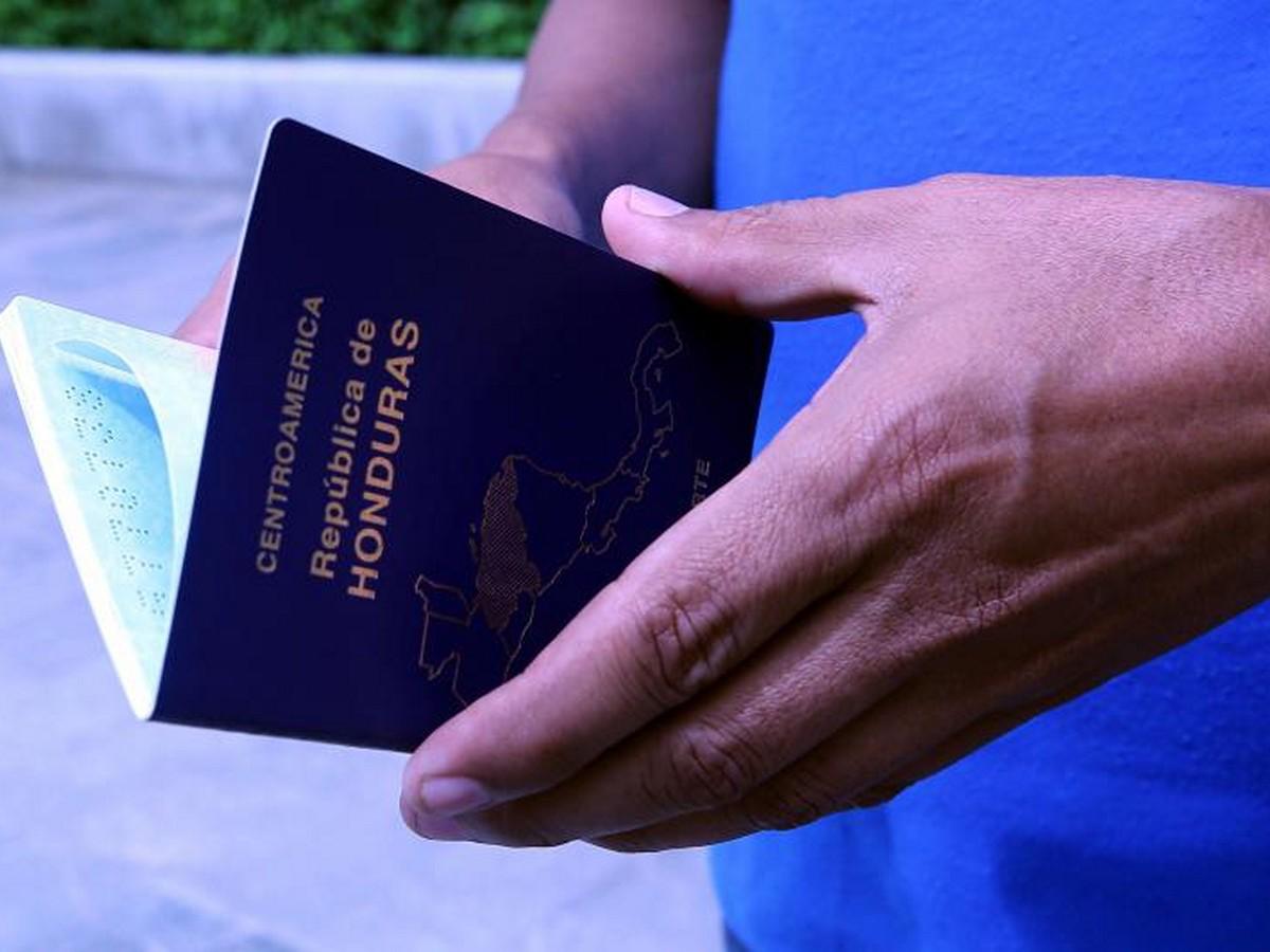 Hondureños en el extranjero y en el país aún no pueden realizar trámite de pasaporte