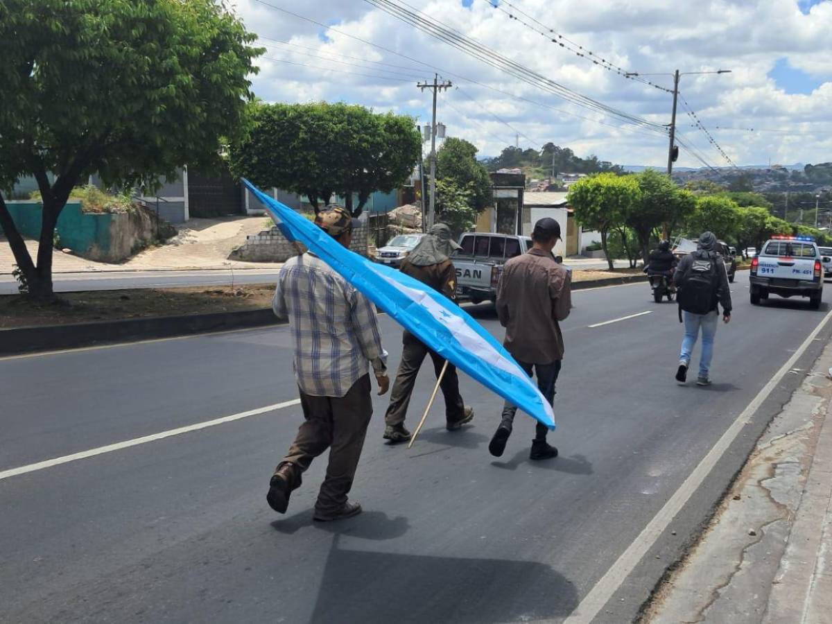 Así llegó a la capital el padre Leopoldo Serrano tras 10 días de caminata por el diálogo y la paz electoral