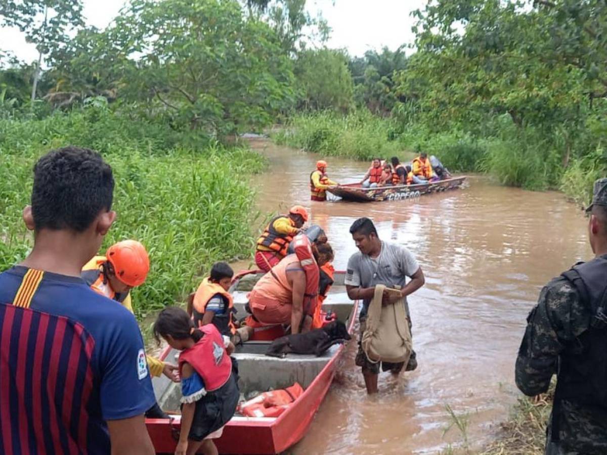 Declaran alerta roja en dos departamentos y municipios aledaños al río Ulúa