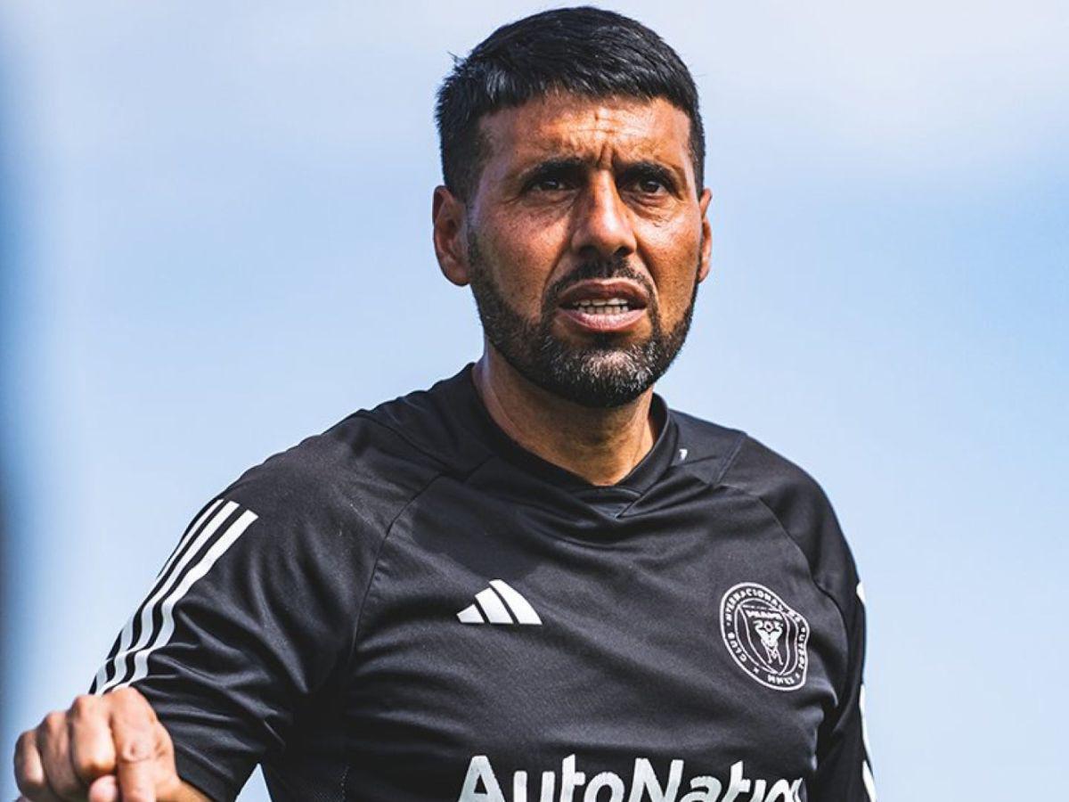 El asistente técnico de Gerardo el Tata Martino, Javier Morales.