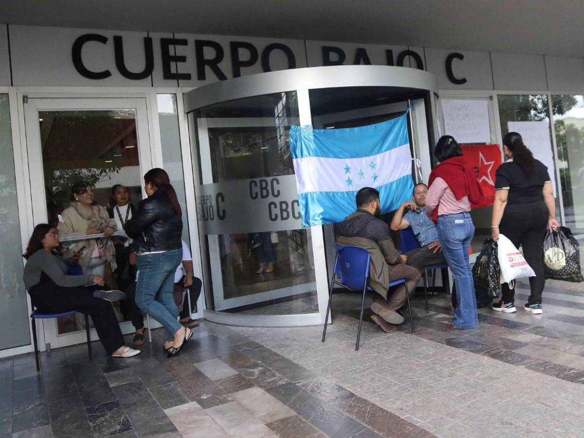 Oficinas estatales siguen atendiendo en horarios normales; solo una no opera