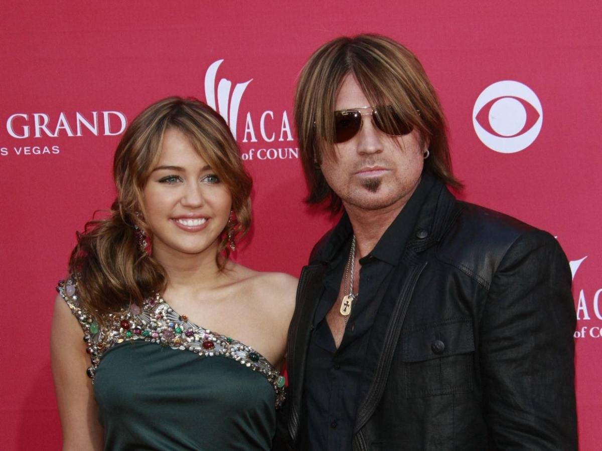 Billy Ray Cyrus gana demanda contra mujer que alegó ser la mamá biológica de Miley Cyrus